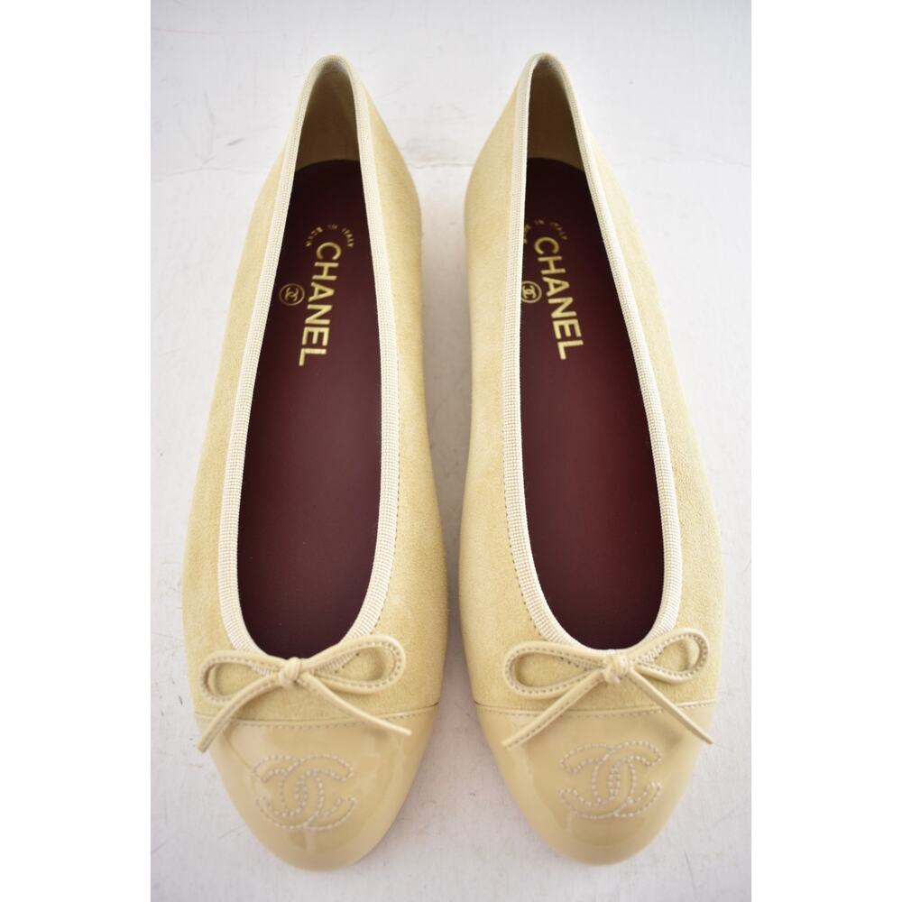 Chanel 26A Beige Suede Patent Leather CC Logo Bow Tie Ballet Ballerina Flat 38 - Picture 7 of 16